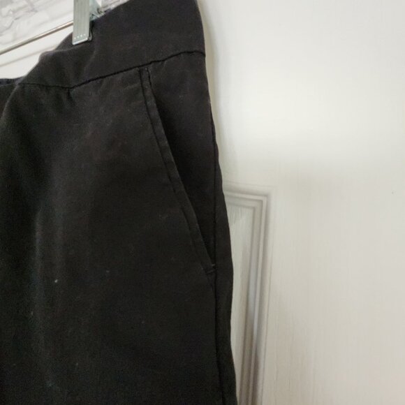 The LIMITED Ladies Cuffed Flat Front Shorts CASSIDY FIT Inseam 5” Black Size 14 - Picture 4 of 8